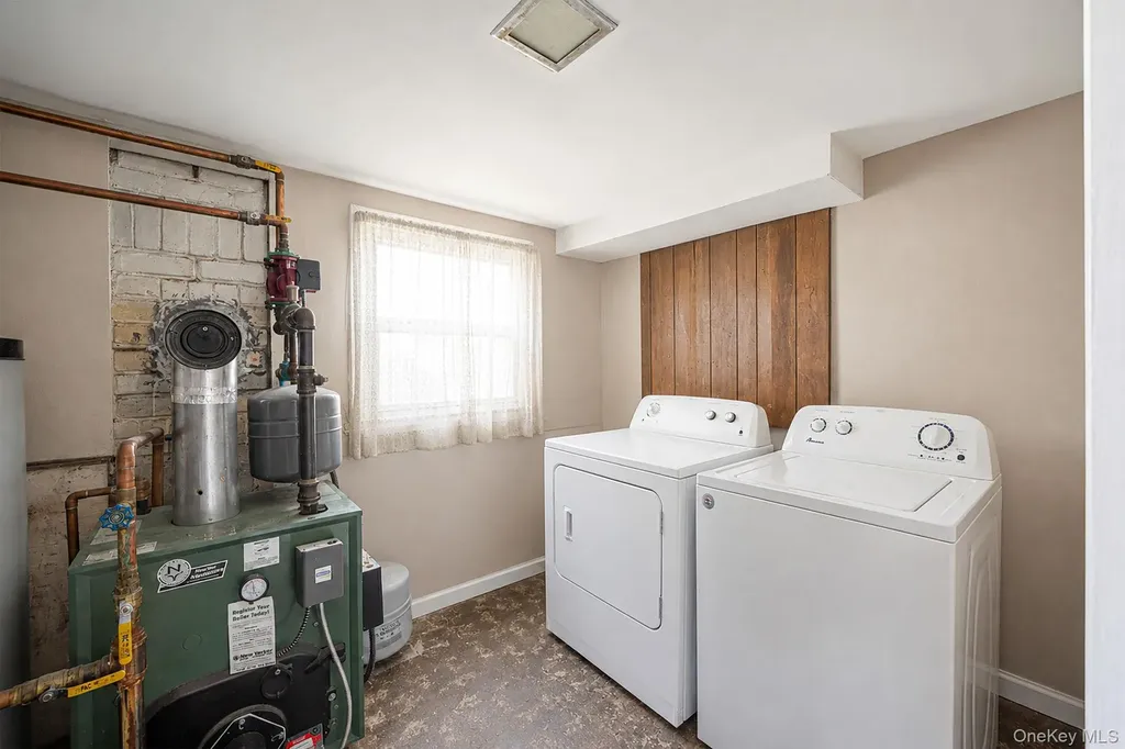 508 Davis Street North Babylon NY 11703