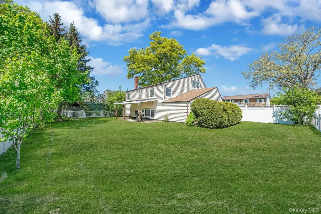 508 Davis Street North Babylon NY 11703