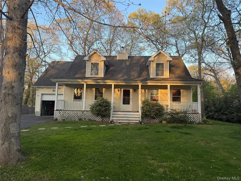 58 Flanders Boulevard Riverhead NY 11901