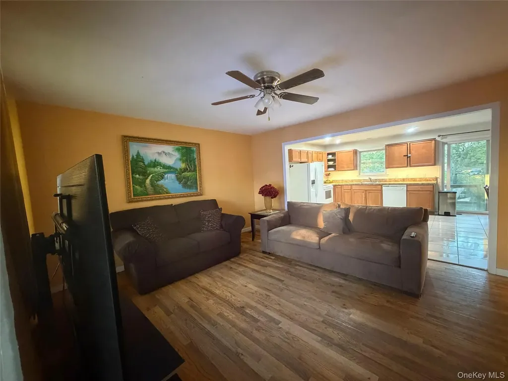 58 Flanders Boulevard Riverhead NY 11901