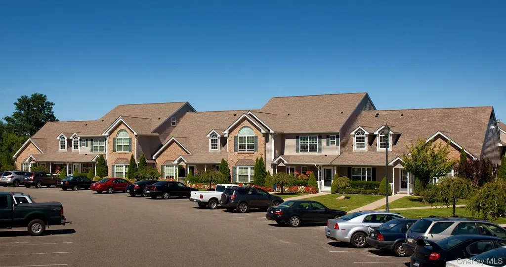 124 Pineview Lane Coram NY 11727