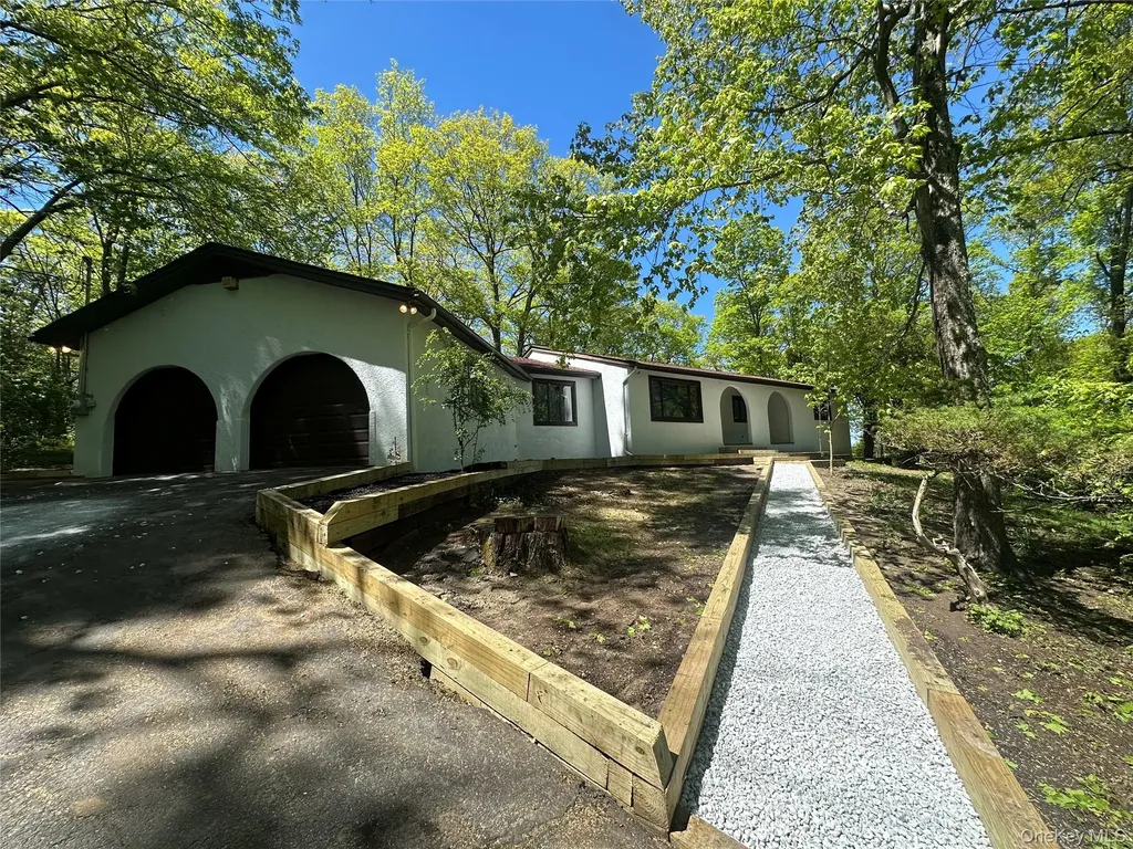 18 Hillside View Road Mahopac NY 10541