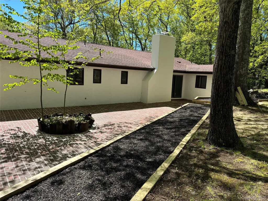 18 Hillside View Road Mahopac NY 10541