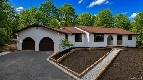 18 Hillside View Road Mahopac NY 10541