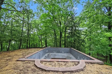 18 Hillside View Road Mahopac NY 10541