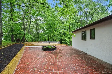 18 Hillside View Road Mahopac NY 10541