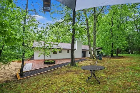 18 Hillside View Road Mahopac NY 10541