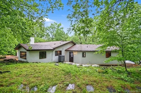 18 Hillside View Road Mahopac NY 10541