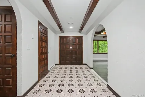 18 Hillside View Road Mahopac NY 10541