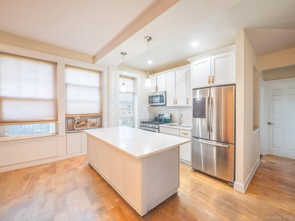 68-37 108th Forest Hills NY 11375