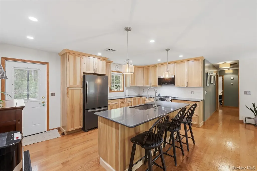 128 Sawmill Road Red Hook NY 12571