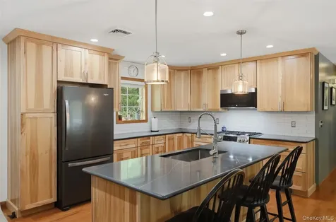128 Sawmill Road Red Hook NY 12571