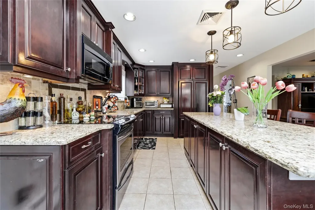 3379 Harold Street Oceanside NY 11572