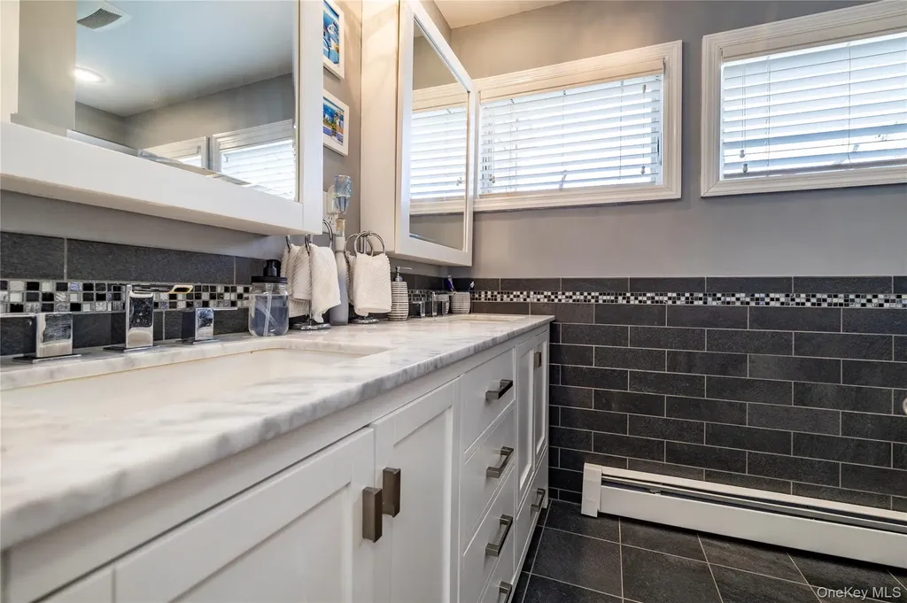 3379 Harold Street Oceanside NY 11572