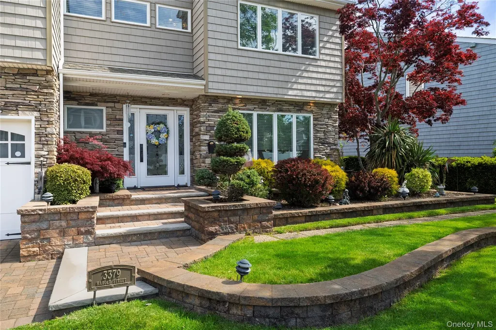 3379 Harold Street Oceanside NY 11572