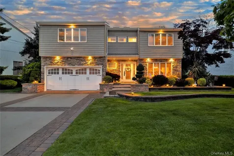 3379 Harold Street Oceanside NY 11572