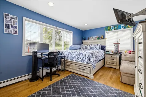 3379 Harold Street Oceanside NY 11572