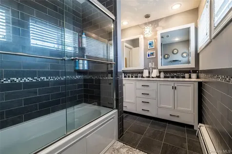 3379 Harold Street Oceanside NY 11572