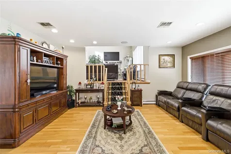 3379 Harold Street Oceanside NY 11572