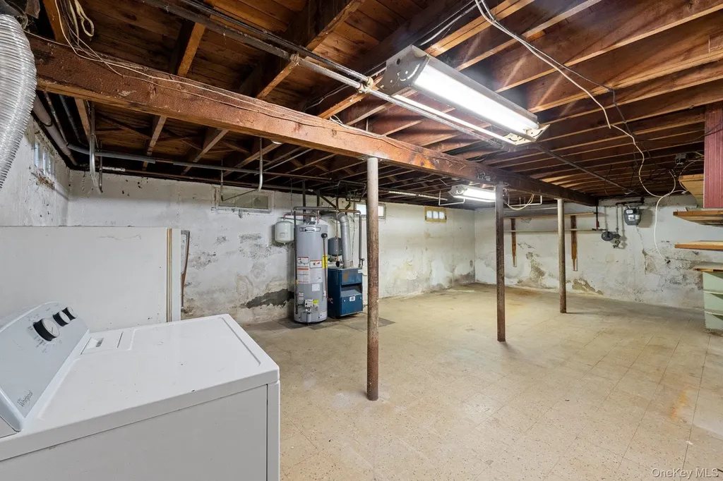 23 Library Lane Plainview NY 11803