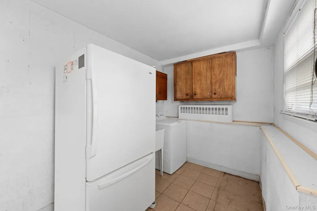 23 Library Lane Plainview NY 11803