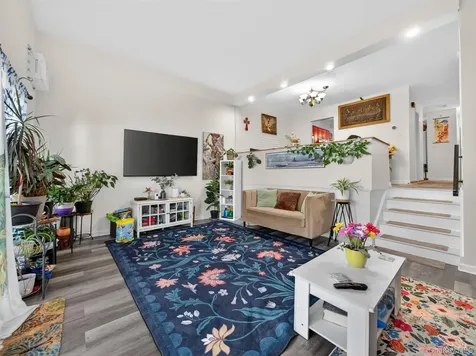 41 Mclaughlin Avenue West Haverstraw NY 10993
