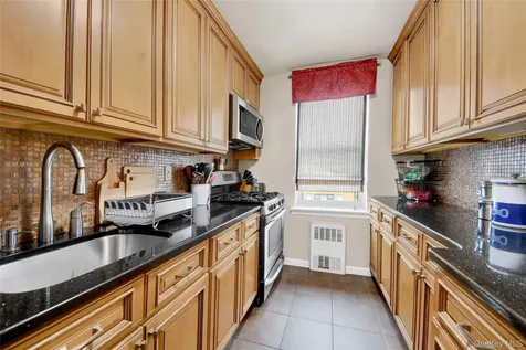 300 N Broadway Yonkers NY 10701