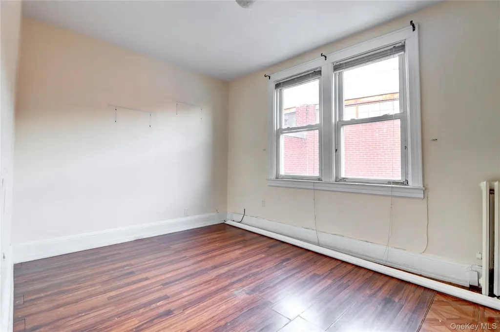 69-15 69th Place Glendale NY 11385