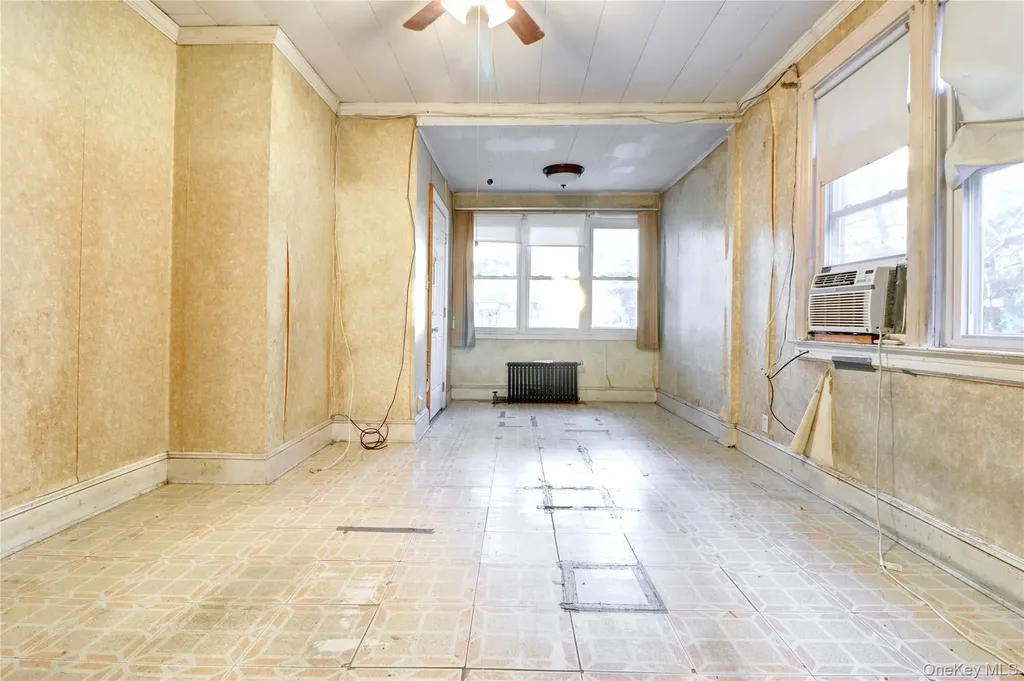 69-15 69th Place Glendale NY 11385
