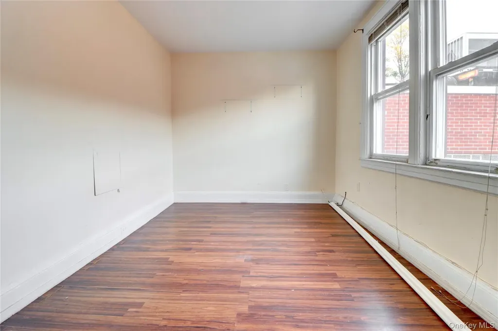 69-15 69th Place Glendale NY 11385