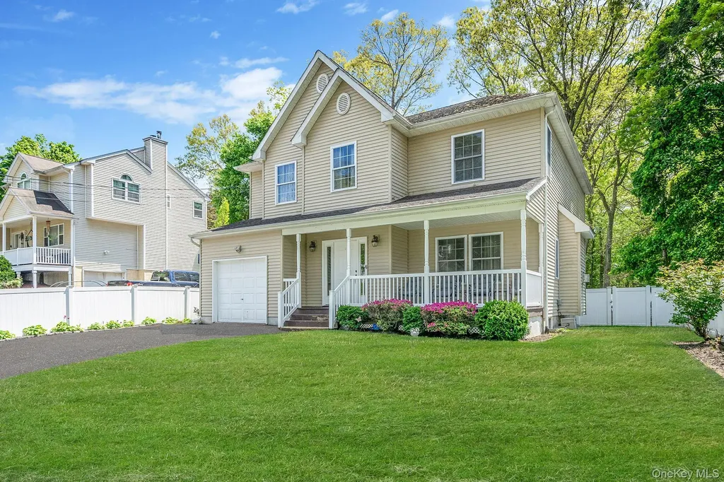 72 Rushmore Street South Huntington NY 11746