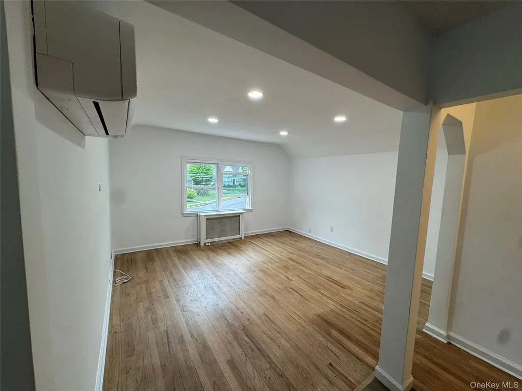 630 Tulip Avenue Floral Park NY 11001