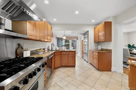 68 A Carlton Avenue Port Washington NY 11050