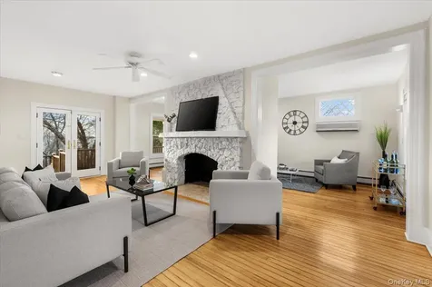 68 A Carlton Avenue Port Washington NY 11050