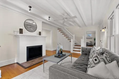 68 A Carlton Avenue Port Washington NY 11050