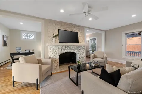 68 A Carlton Avenue Port Washington NY 11050