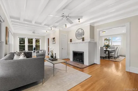 68 A Carlton Avenue Port Washington NY 11050