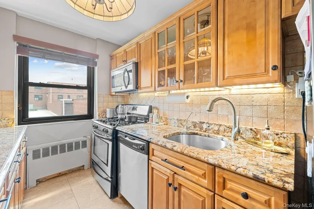 81-16 155 Howard Beach NY 11414