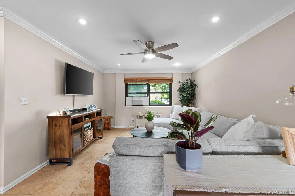 81-16 155 Howard Beach NY 11414