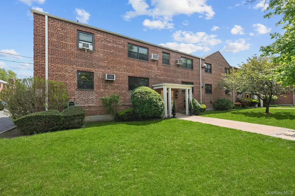 81-16 155 Howard Beach NY 11414