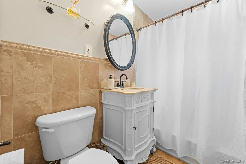 81-16 155 Howard Beach NY 11414