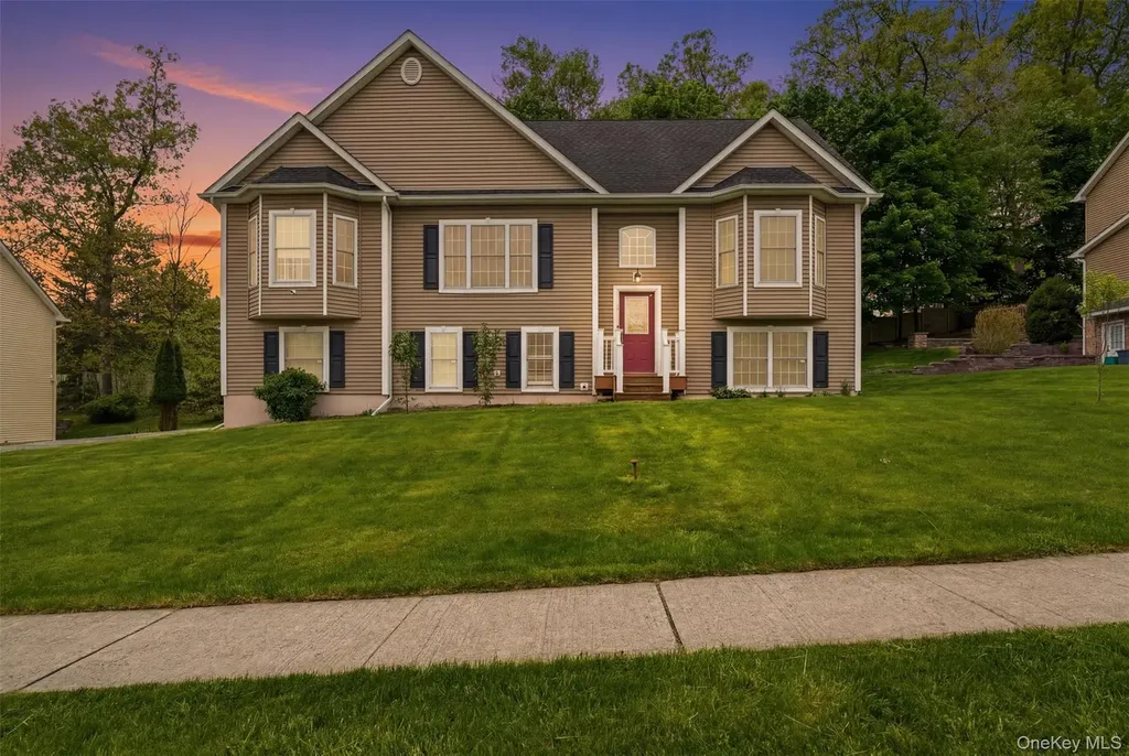 10 Village Gate Way Monroe NY 10950