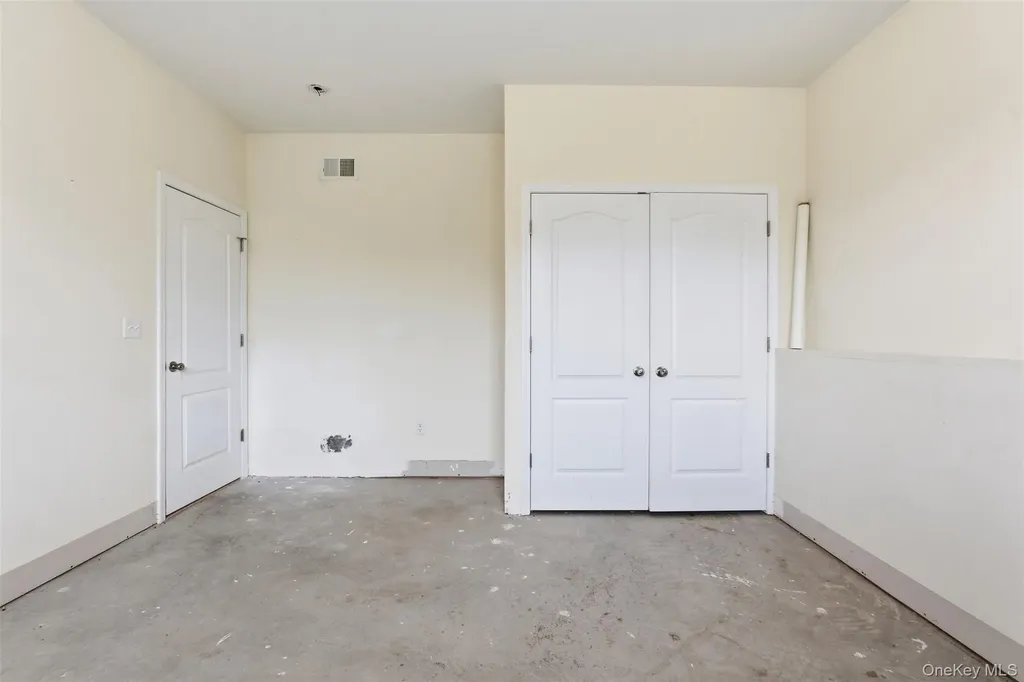 10 Village Gate Way Monroe NY 10950