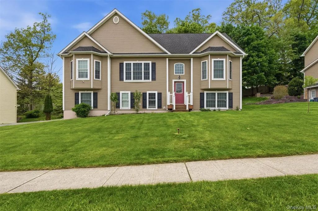 10 Village Gate Way Monroe NY 10950