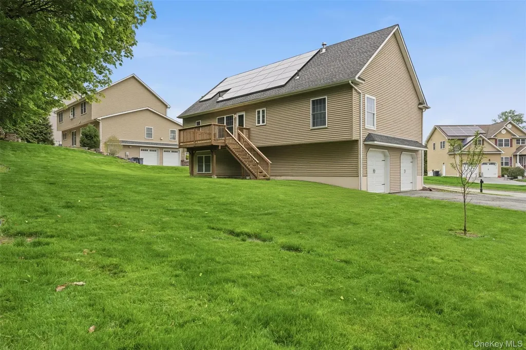 10 Village Gate Way Monroe NY 10950