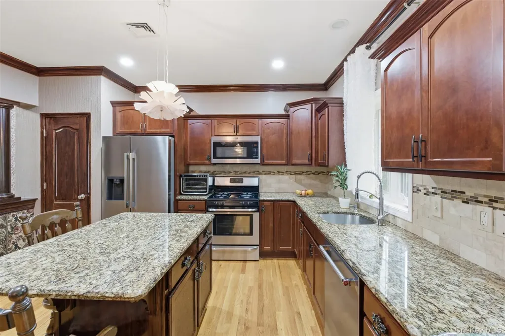 10 Village Gate Way Monroe NY 10950