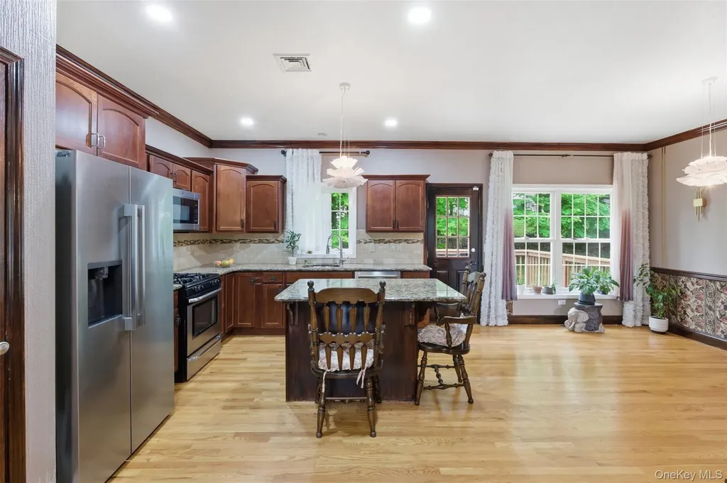 10 Village Gate Way Monroe NY 10950