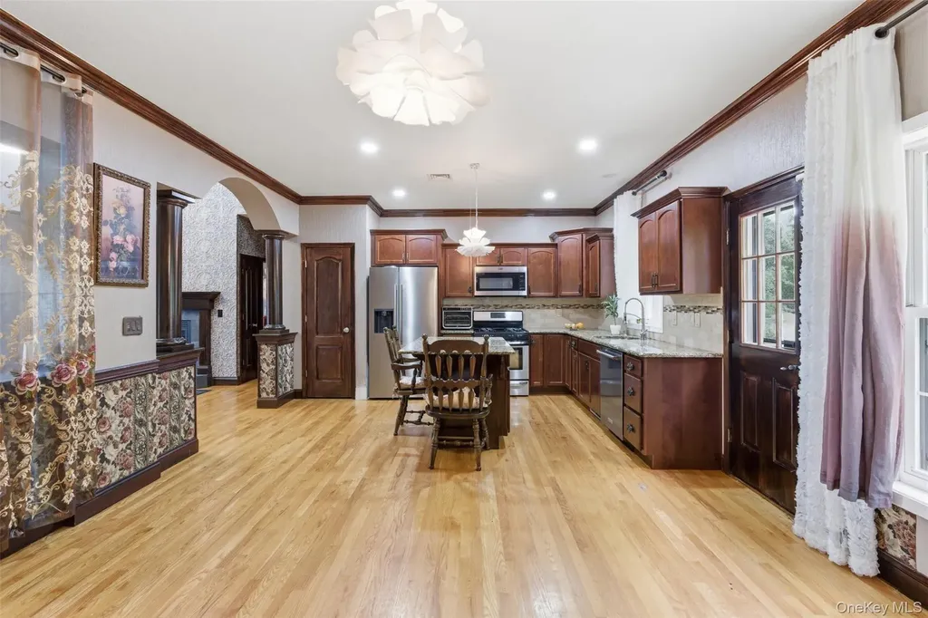 10 Village Gate Way Monroe NY 10950