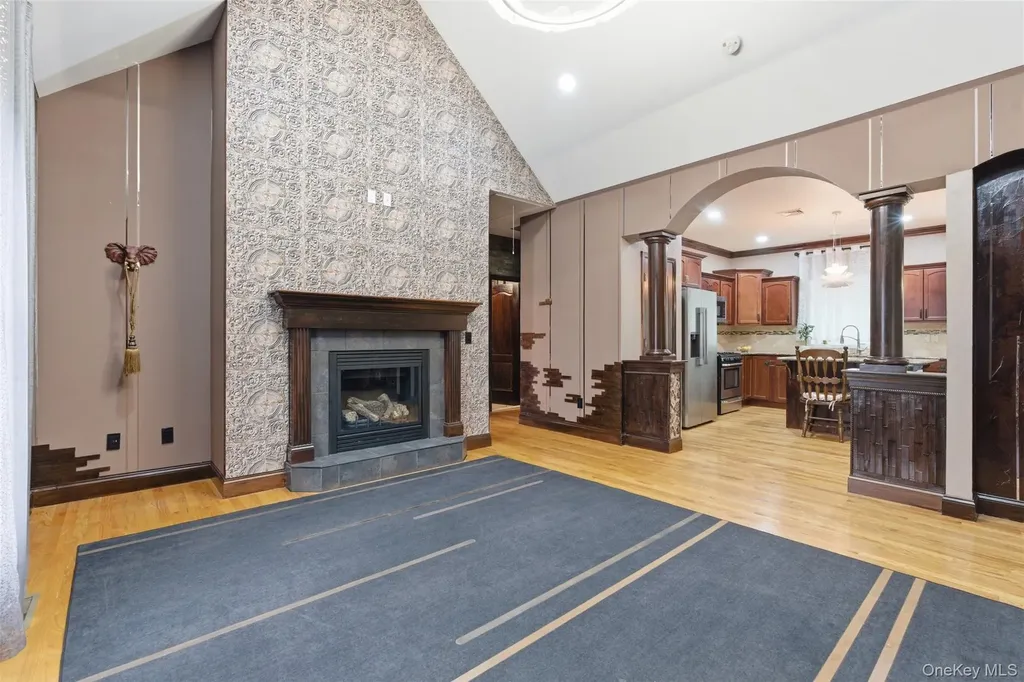 10 Village Gate Way Monroe NY 10950