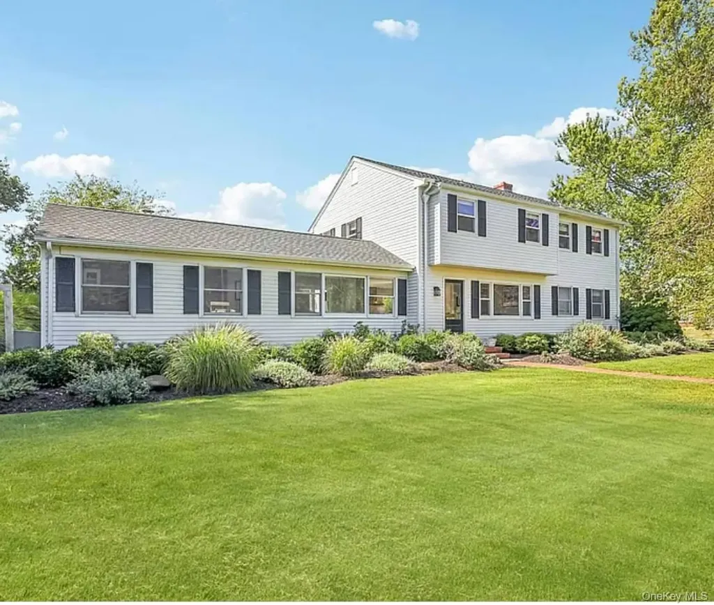 Hampton Bays NY 11946